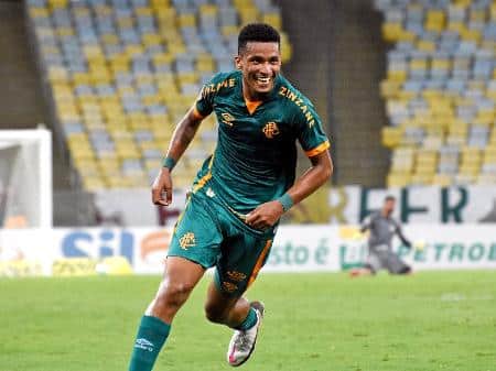 Após polêmicas, Marcos Paulo se despede do Flu