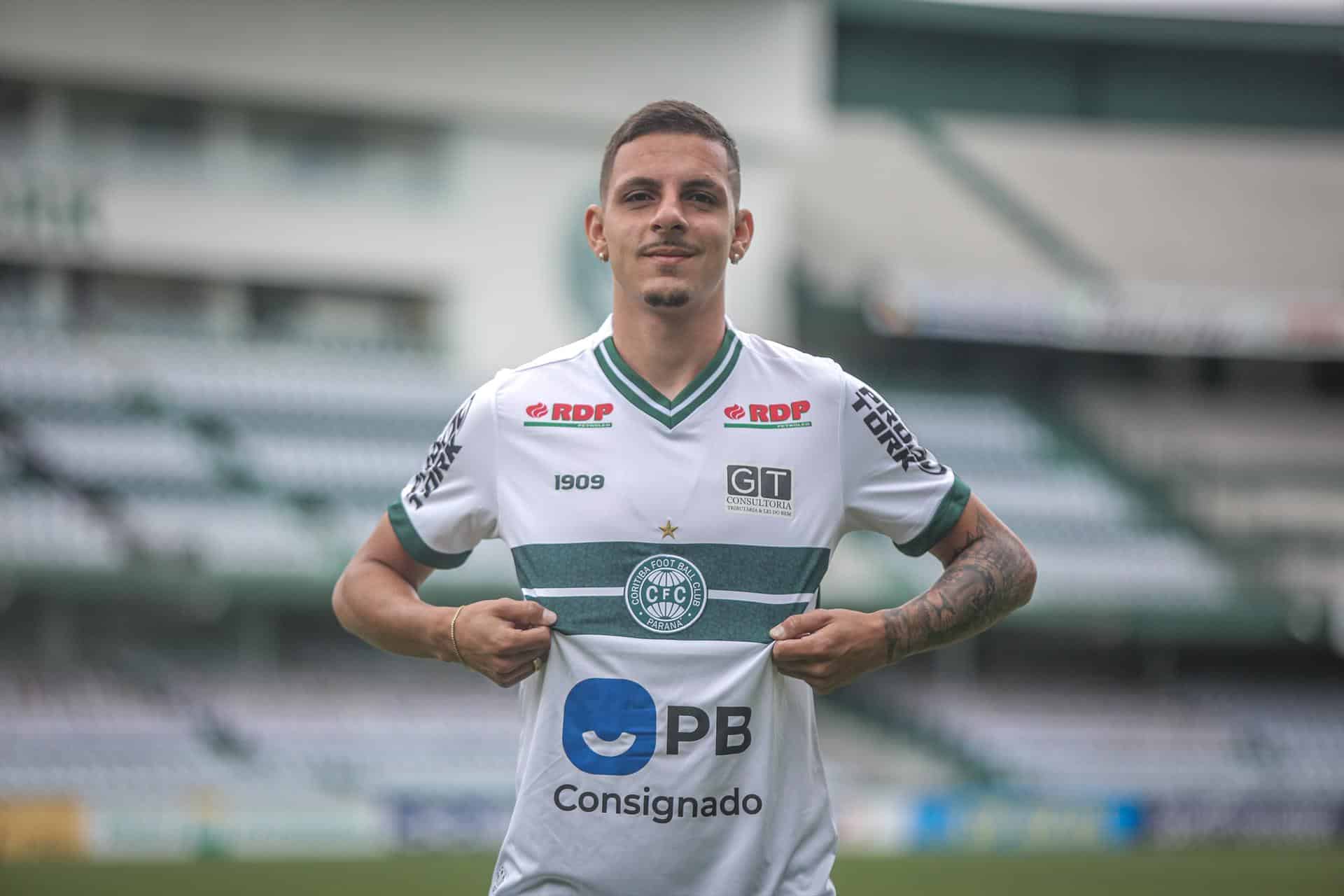 Coritiba recebe proposta por lateral campeão sub-20