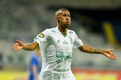 Galo perto de anunciar atacante de rival