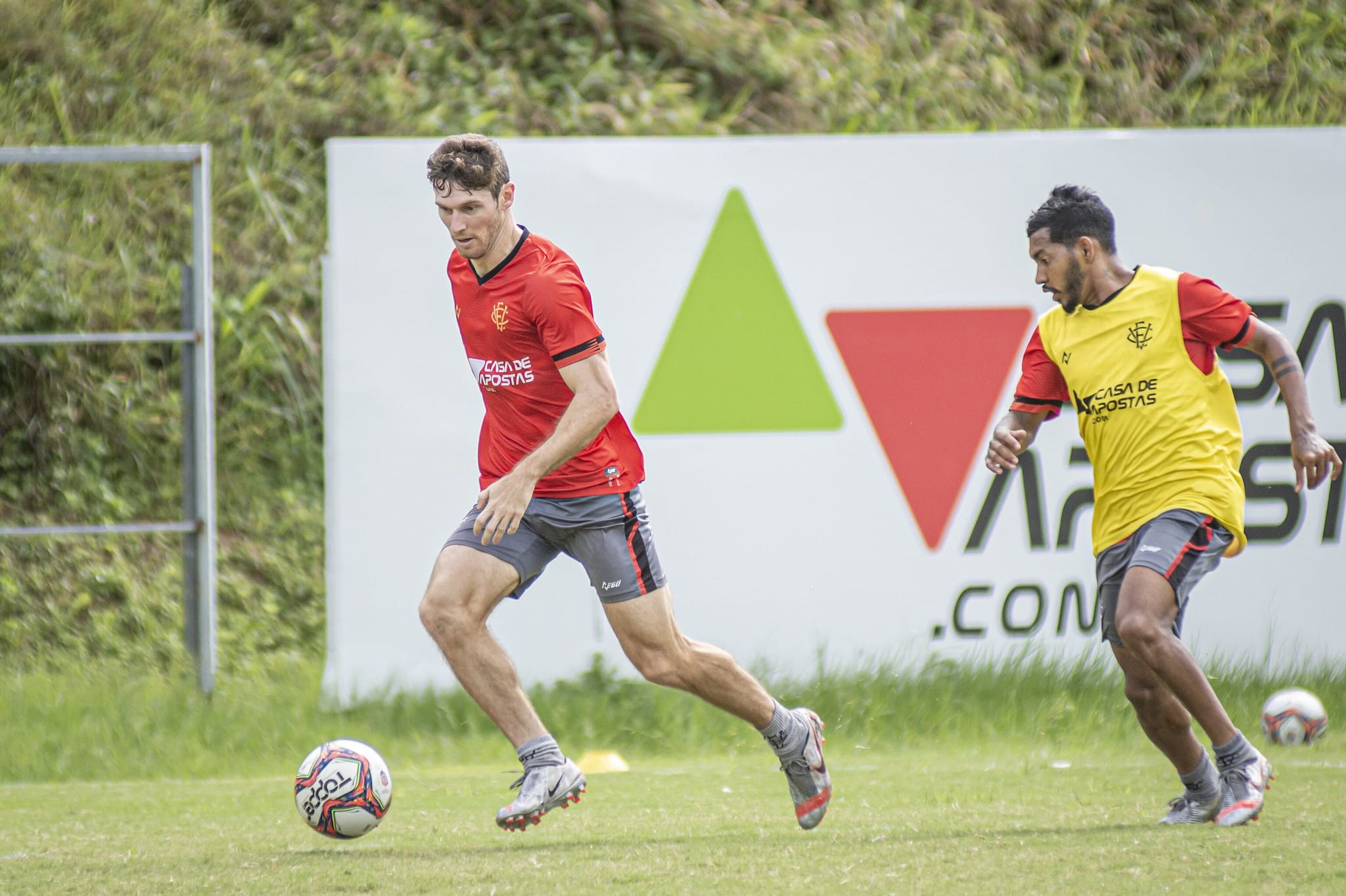 Raul Prata desfalca o Vitória diante do Confiança pela Série B