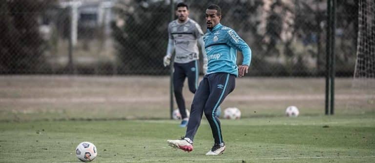 Luiz Felipe nega clima de revanche e pede atenção do Santos: “Para não sermos surpreendidos”