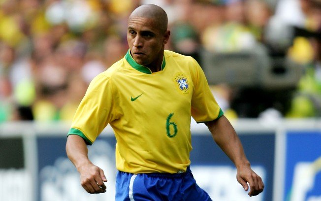 Roberto Carlos revela vontade de jogar no Santos: “Sempre fui santista”
