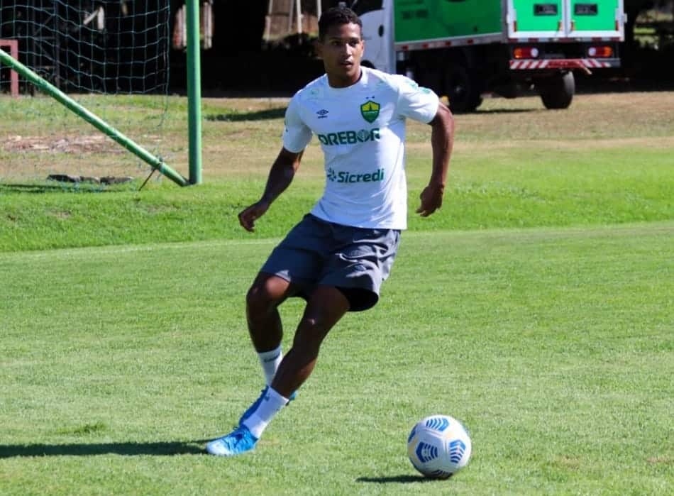 Jo&atilde;o Lucas destaca import&acirc;ncia da vit&oacute;ria e projeta retomada do Cuiab&aacute; no Brasileir&atilde;o