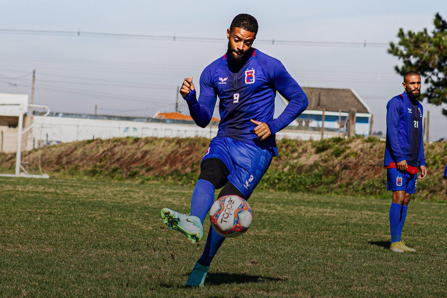 Com a saída de Hurtado, Paraná intensifica a reformulação no sistema defensivo