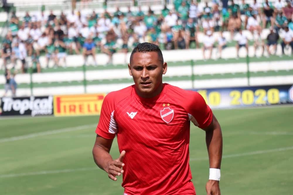 Pedro Bambu desfalca Vila Nova até setembro