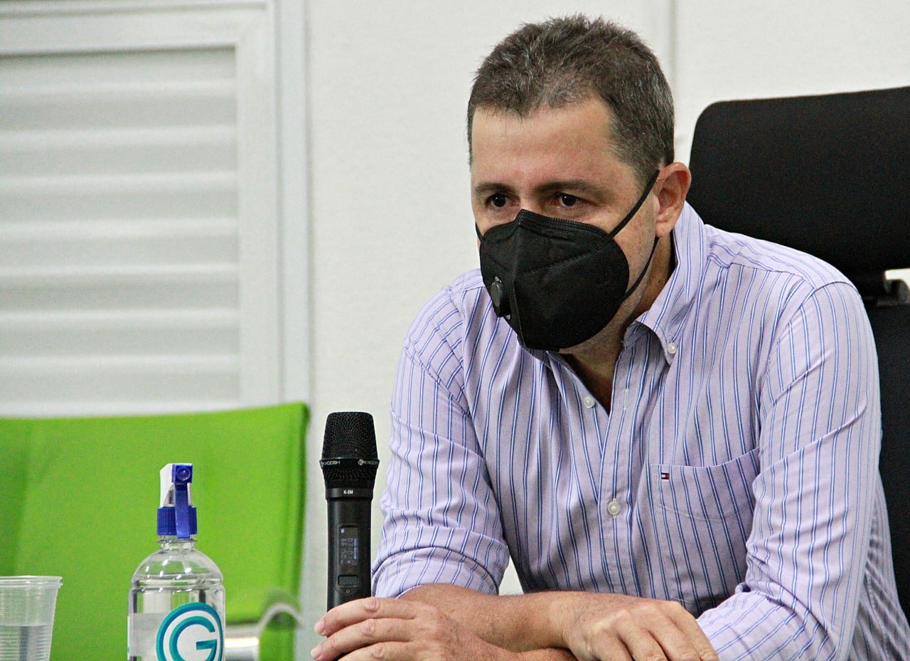 Presidente do Goi&aacute;s afasta supervisor de futebol que recebeu amea&ccedil;as de morte ap&oacute;s discutir com torcedores