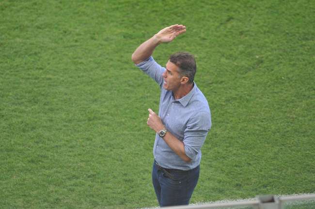 Mancini se anima com o América, projeta bom 2º turno e elogia Ademir
