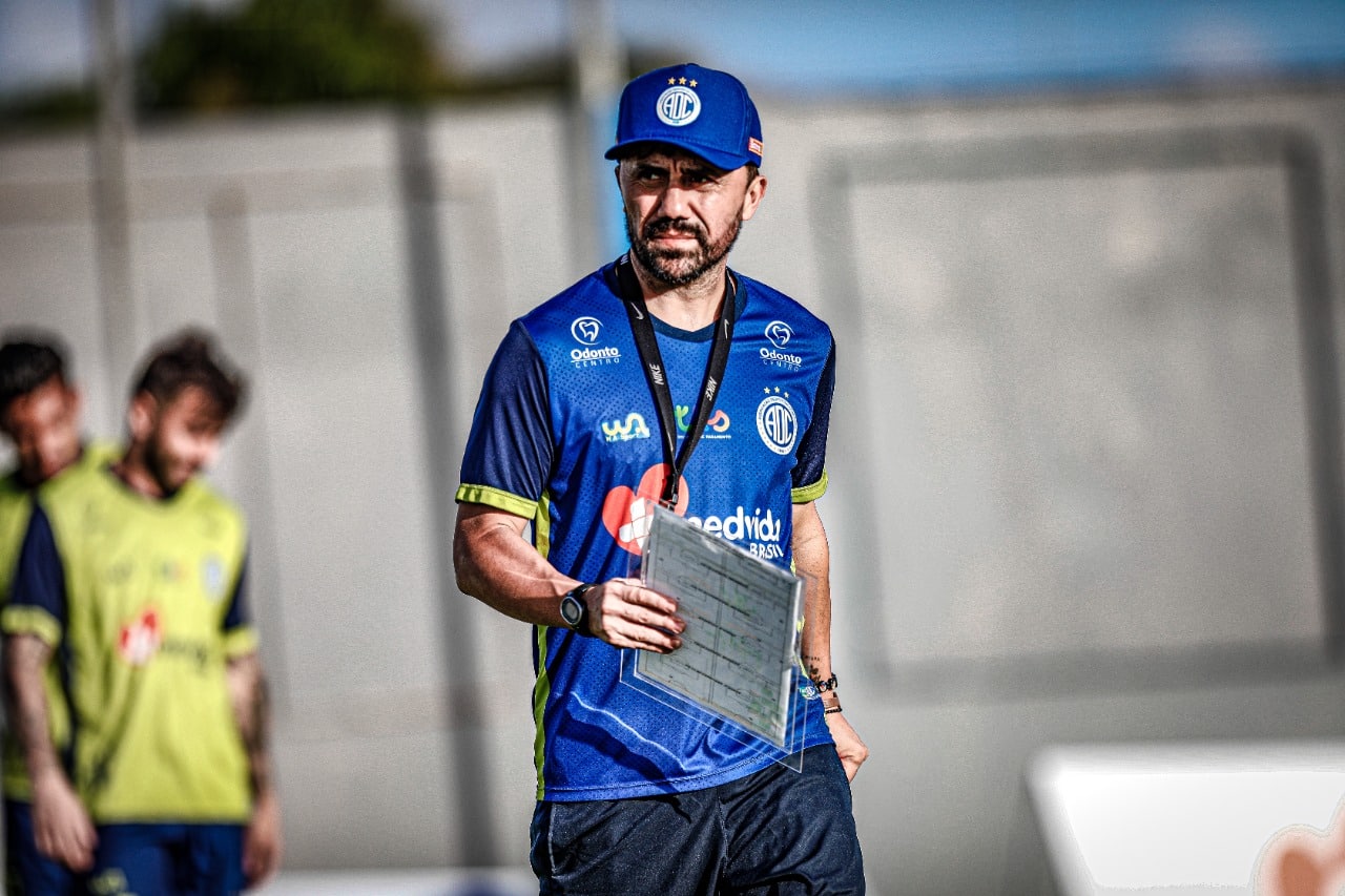 Luizinho Lopes não comanda Confiança contra o Goiás