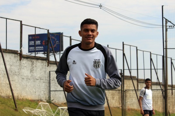 Thiago Lopes reforça: “Com fruto do meu trabalho estou agarrando a oportunidade, vou manter focado no máximo para ficar como titular”