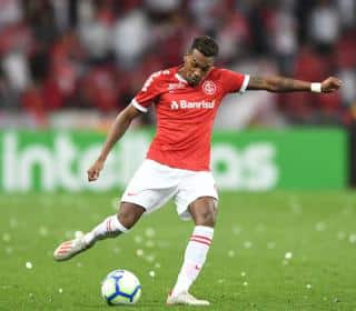 Edenilson celebra boa fase no Internacional: “Quero seguir ajudando”