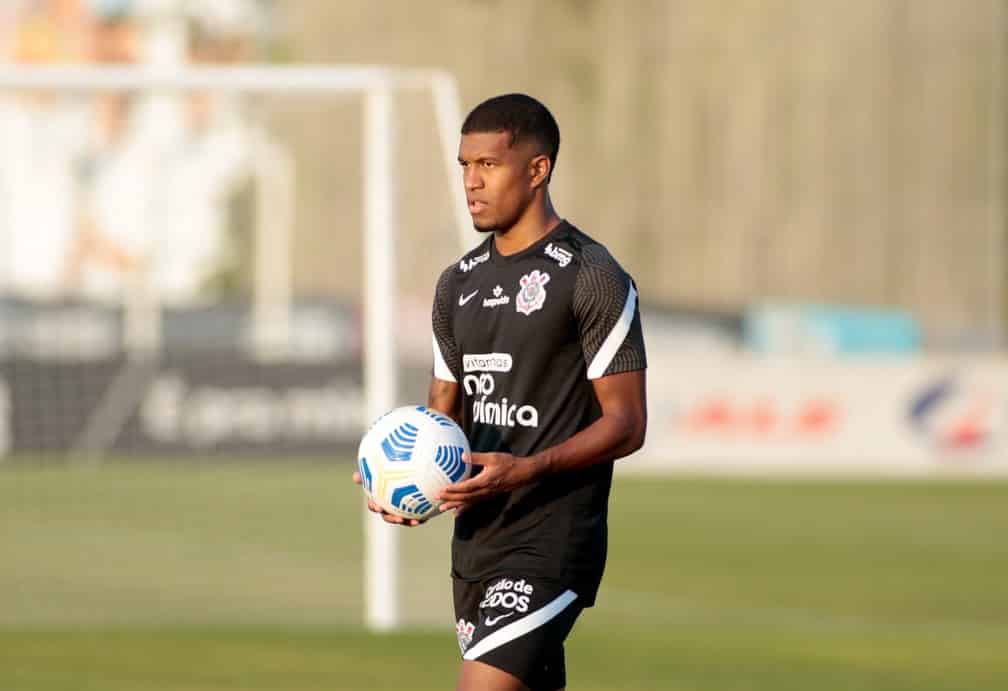 Corinthians encaminha empréstimo de Léo Natel para o Apoel