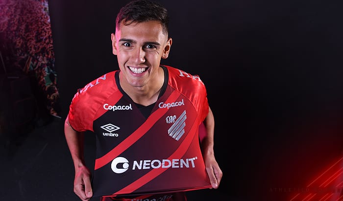 Athletico anuncia zagueiro brasileiro que jogava no Chile