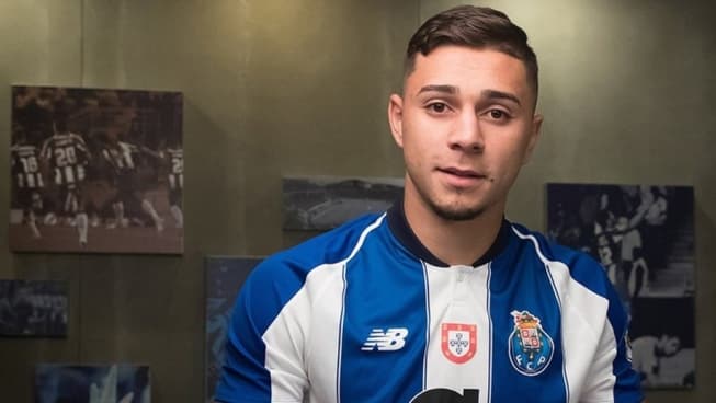 Corinthians está perto de contratar o lateral-direito João Pedro