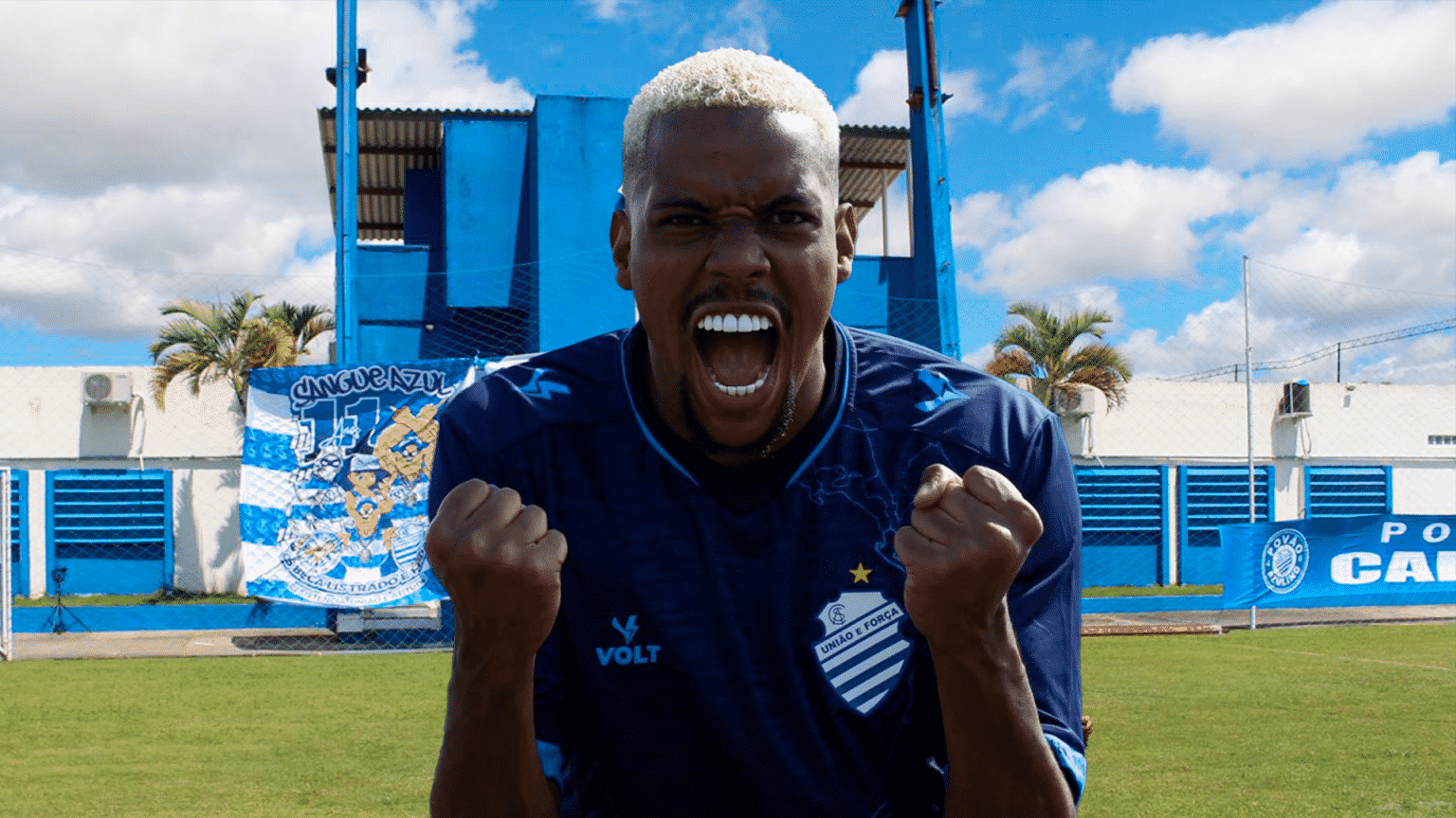 CSA lança uniforme em homenagem às áreas atingidas por desastre ambiental em Maceió