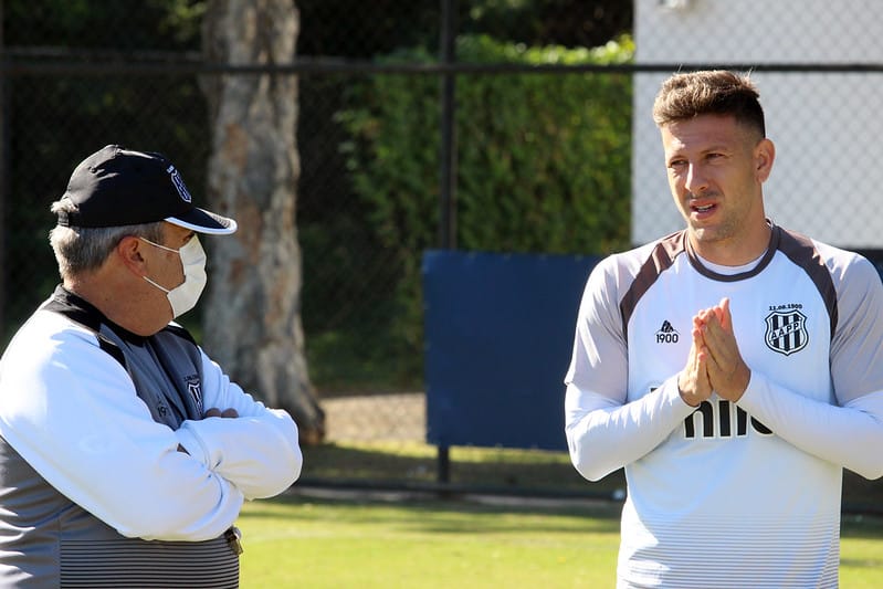 Chance de mostrar trabalho! Desfalques abrem espaço para retorno de Fábio Sanches na zaga da Ponte Preta
