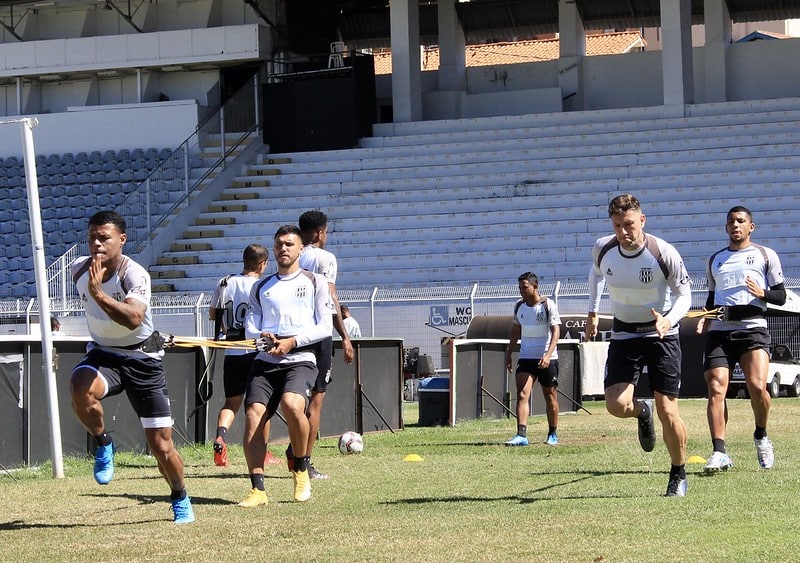 Ponte Preta chega para enfrentar o Sampaio Corrêa em busca da quinta vitória seguida em casa