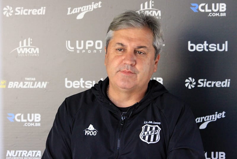 Gilson Kleina deixa dúvidas nas laterais e no meio para o jogo contra o Sampaio Corrêa