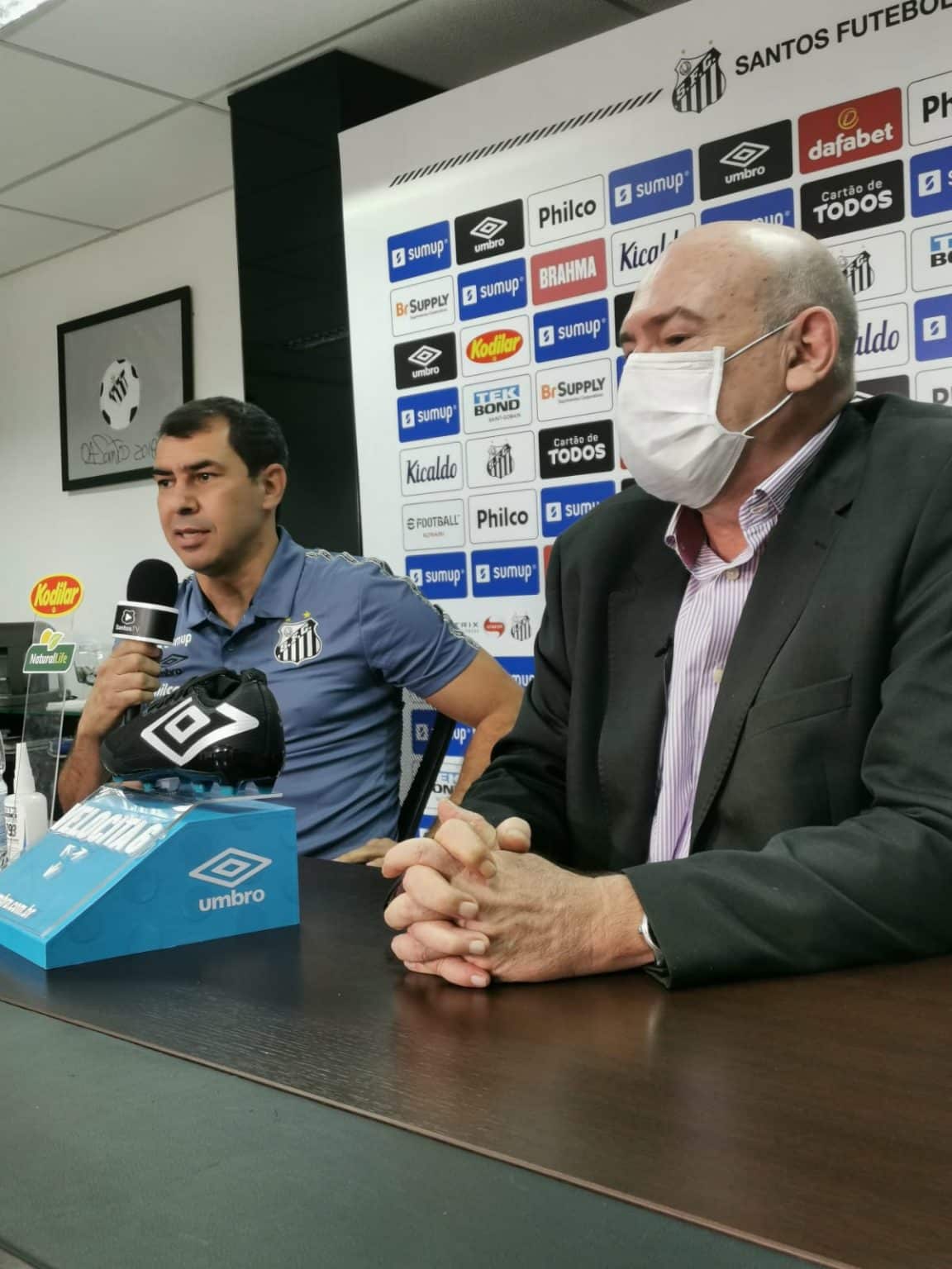 Carille desconversa sobre reforços e elogia elenco: “Tem uma equipe bem forte”