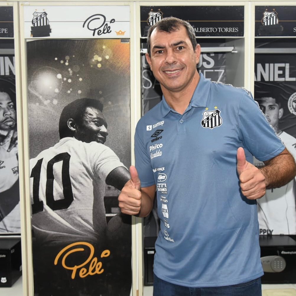 Carille revela expectativa por “reforços”: “O grupo é bom e vamos nos tornar fortes”