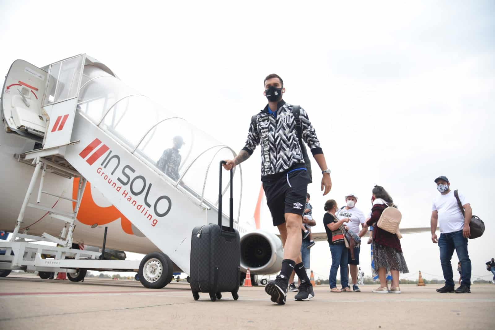 Santos relaciona 23 jogadores para enfrentar o Cuiabá