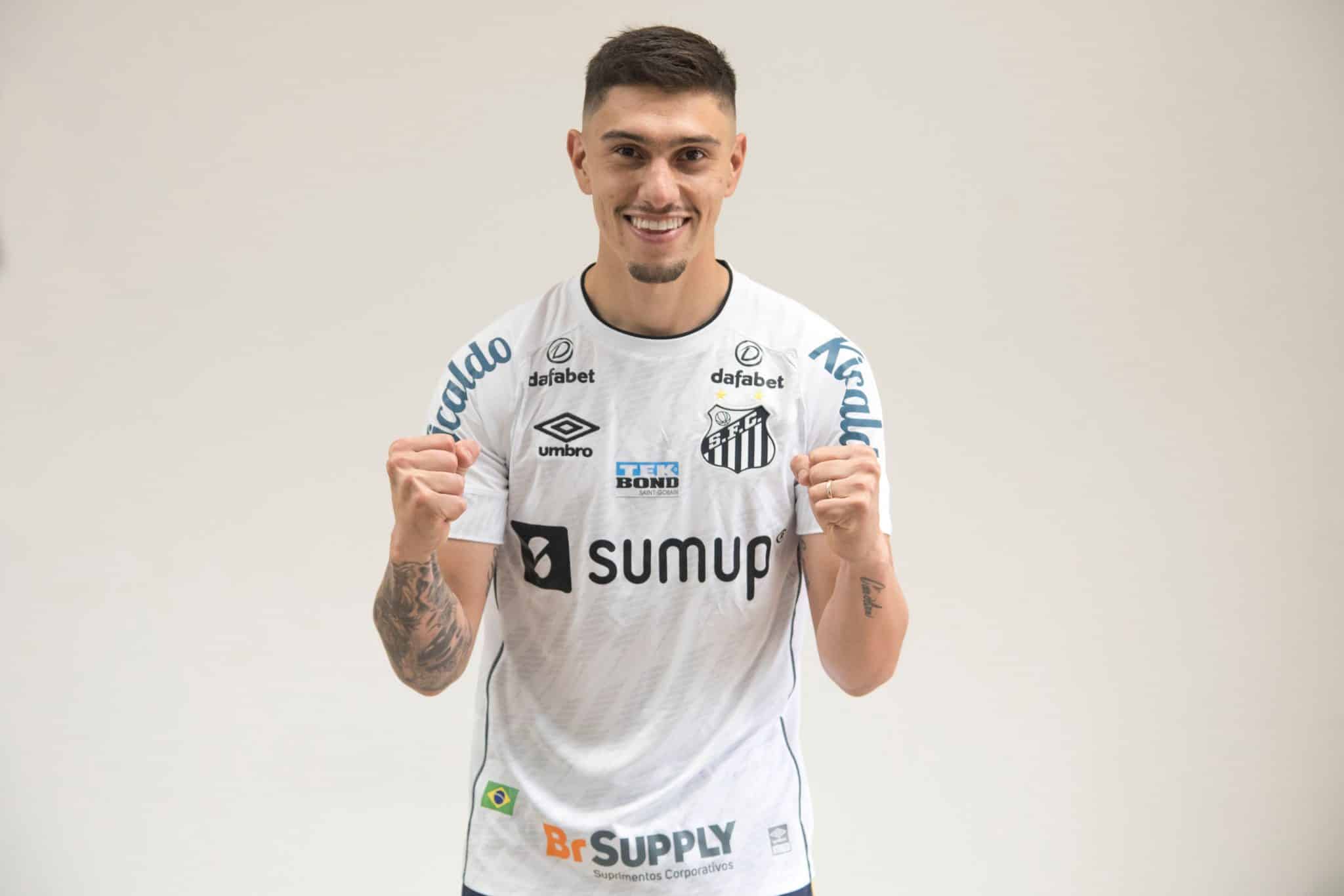 Santos regulariza Velázquez, mas o zagueiro não poderá estrear contra o Bahia