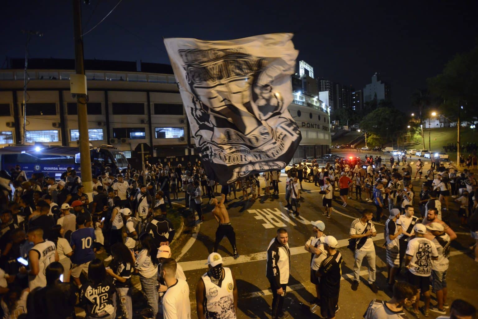 Festa da torcida da Ponte Preta está formada! É hora do time representar em campo !