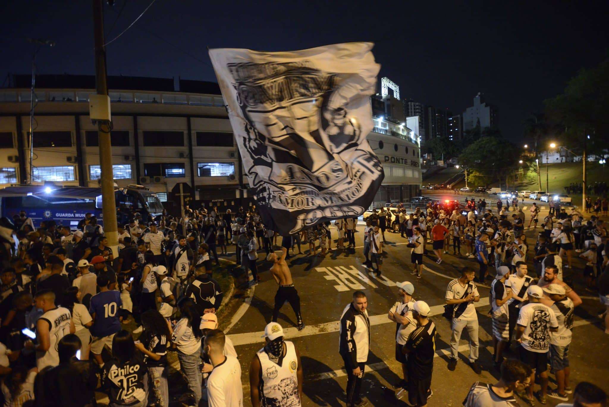 Festa da torcida da Ponte Preta está formada! É hora do time representar em campo !