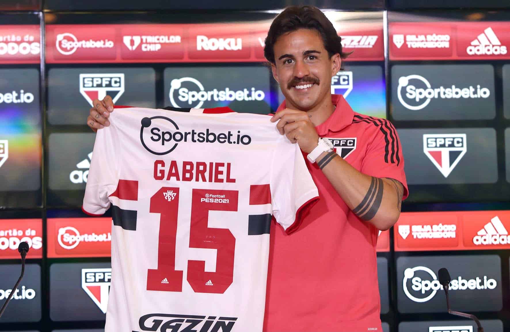 Gabriel Neves é apresentado no São Paulo