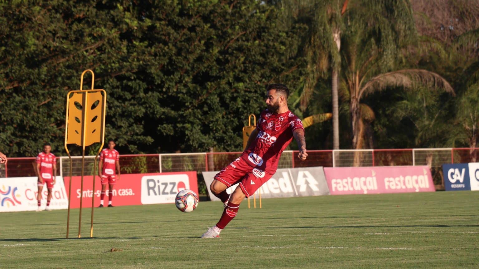 Depois de empréstimo, volante retorna ao Vila Nova