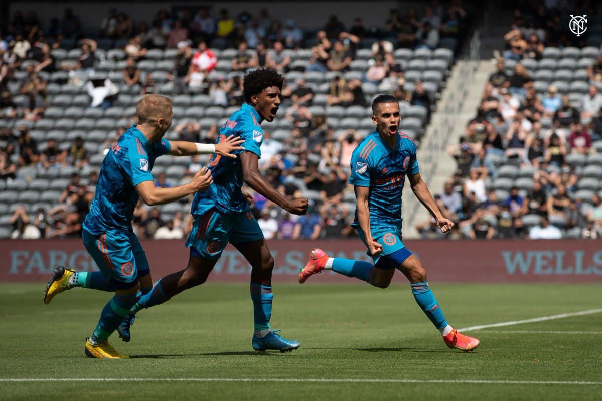 Vasco e sua mania de vender jovens promessas