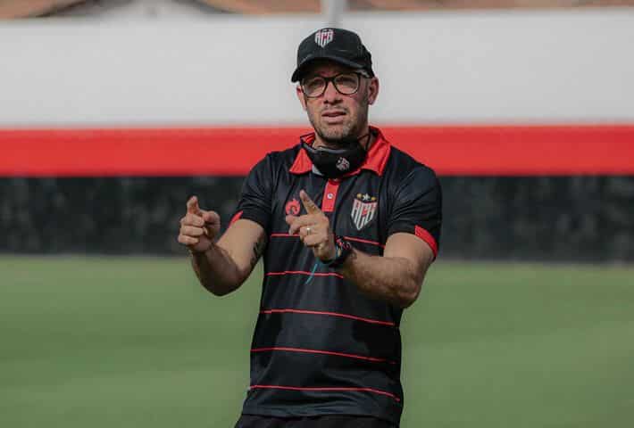 Rogério Corrêa celebra boa fase do Atlético-GO sub-20 e projeta sequência da temporada