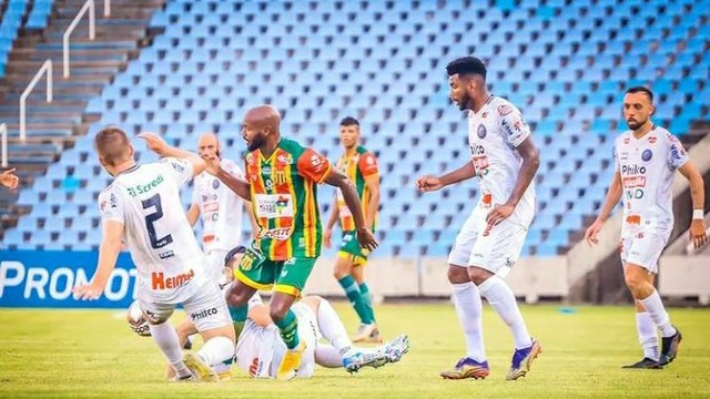 Sampaio Corrêa x Operário-PR como aconteceu – resultado, destaques e reação