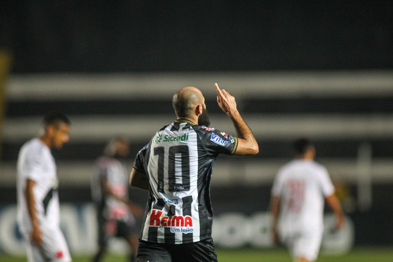 Dia de Fantasma! Escalação com desfalques e retornos