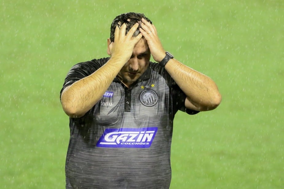 Operário-PR anuncia a saída de Matheus Costa