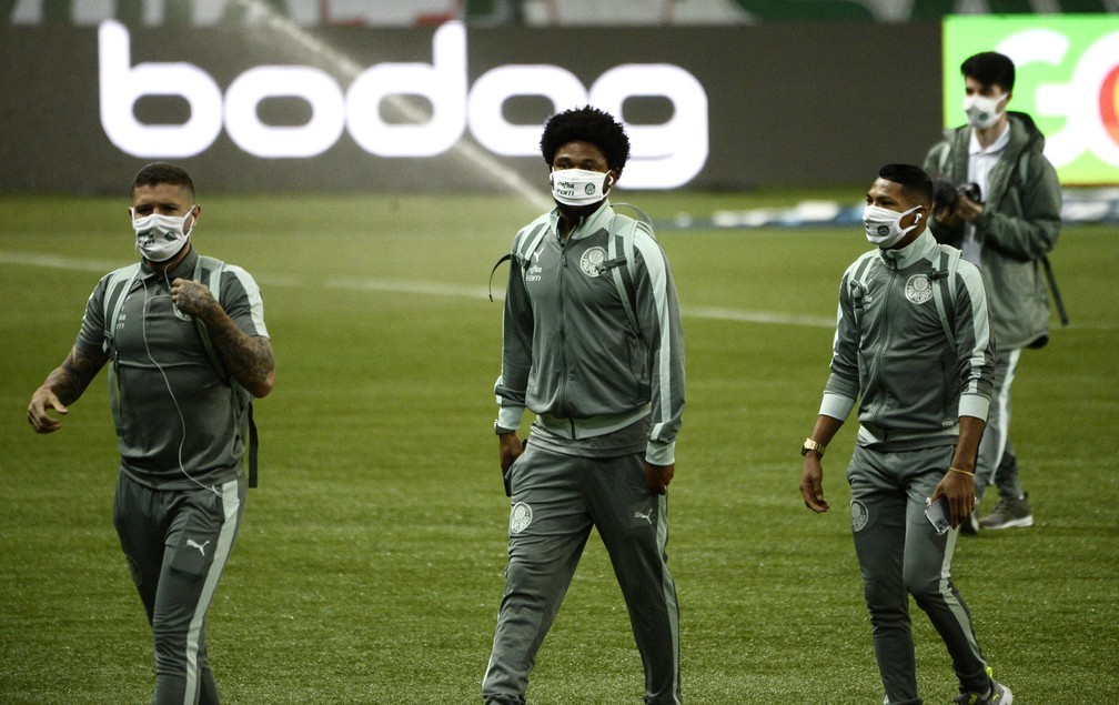 Abel Ferreira: “Acredito que o Luiz Adriano ainda vai nos ajudar nesta temporada”