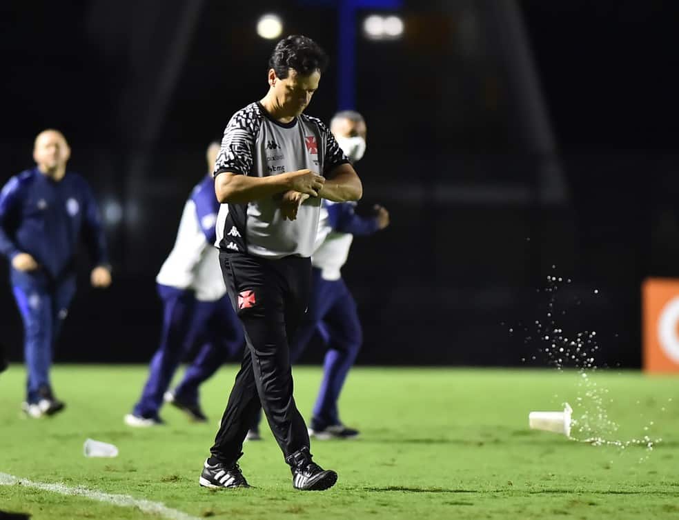 Fernando Diniz pede desculpas para torcida: “Não tinha o direito de frustrar nosso torcedor”