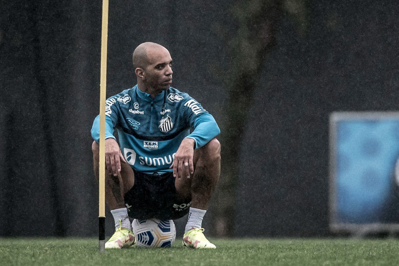 Diego Tardelli convoca torcida do Santos para Vila: “Nós precisamos do torcedor”