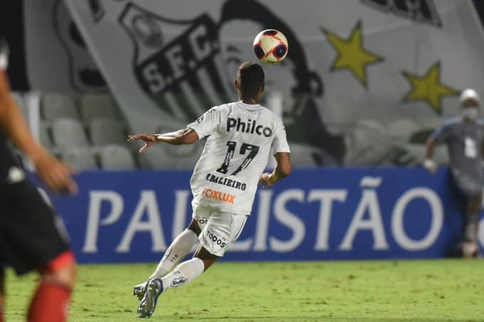 Santos renova com Vinícius Balieiro