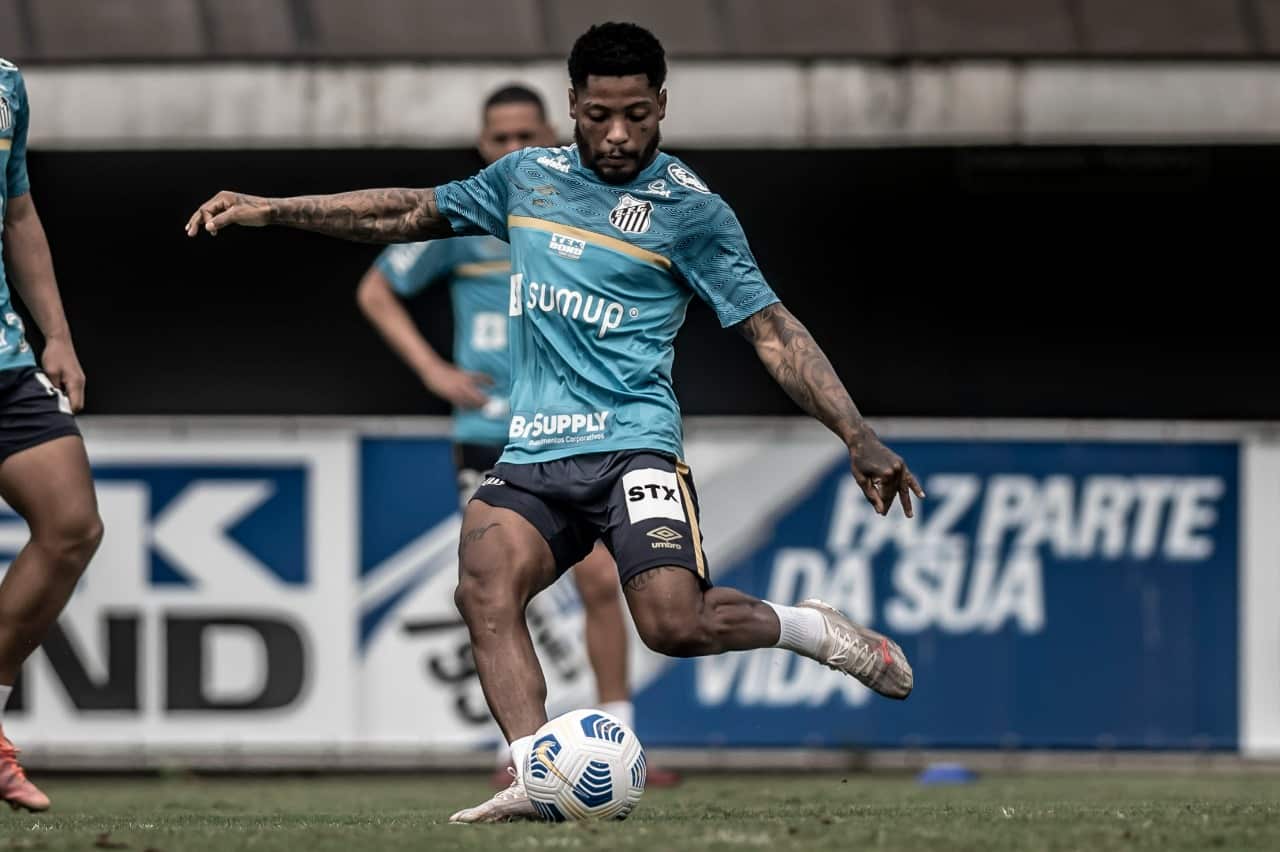 Sonho de Marinho se vai e atacante segue no Santos