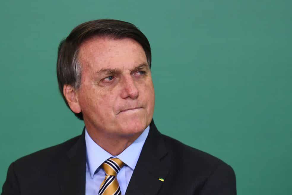 Bolsonaro é barrado de assistir Santos e Grêmio por não estar vacinado