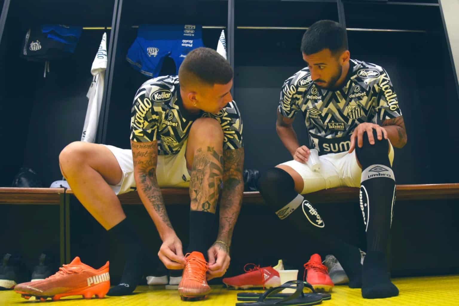 Carille revela início de trabalho psicológico com jogadores: “Assimilar o golpe logo, amanhã é outro dia”