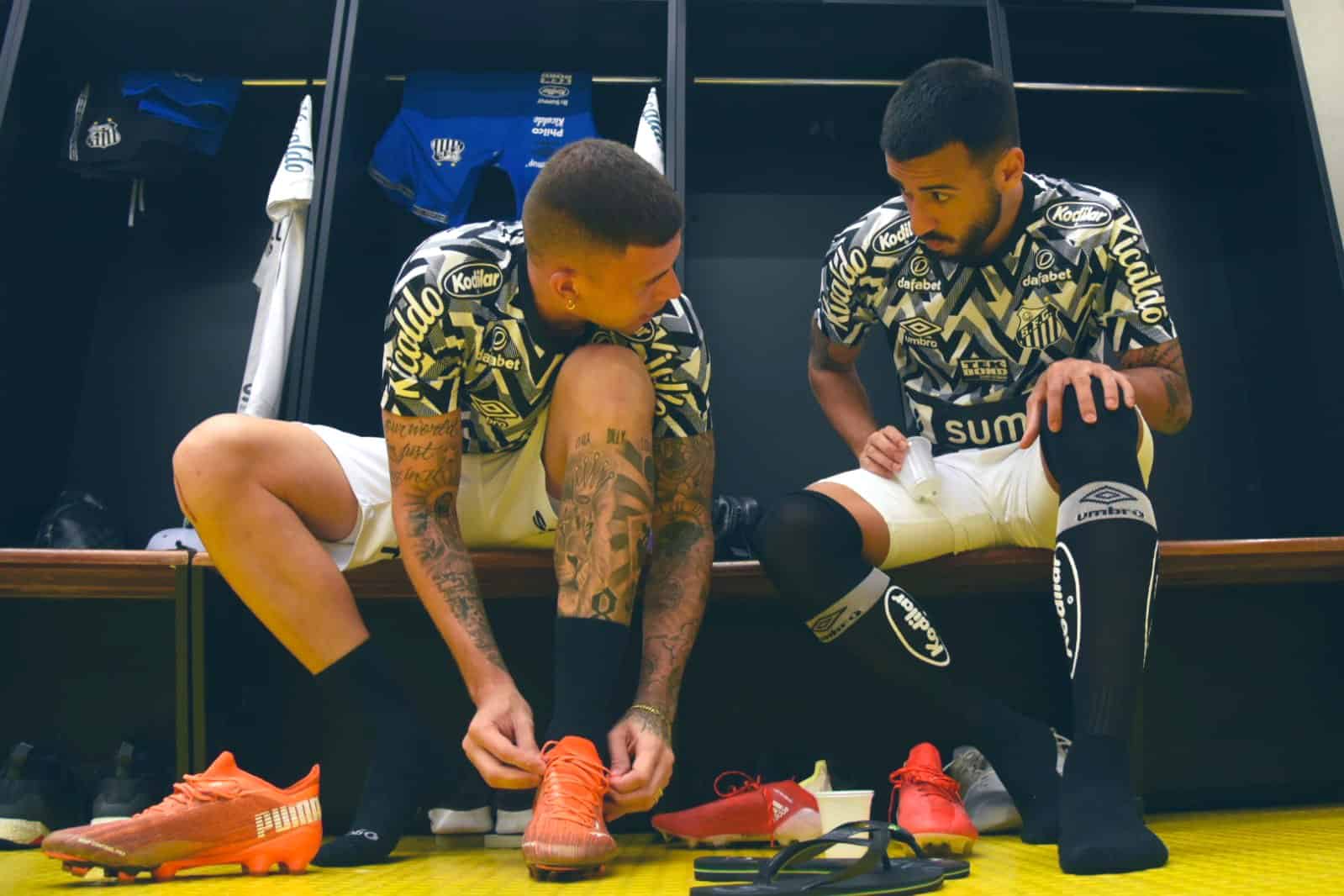 Carille revela início de trabalho psicológico com jogadores: “Assimilar o golpe logo, amanhã é outro dia”