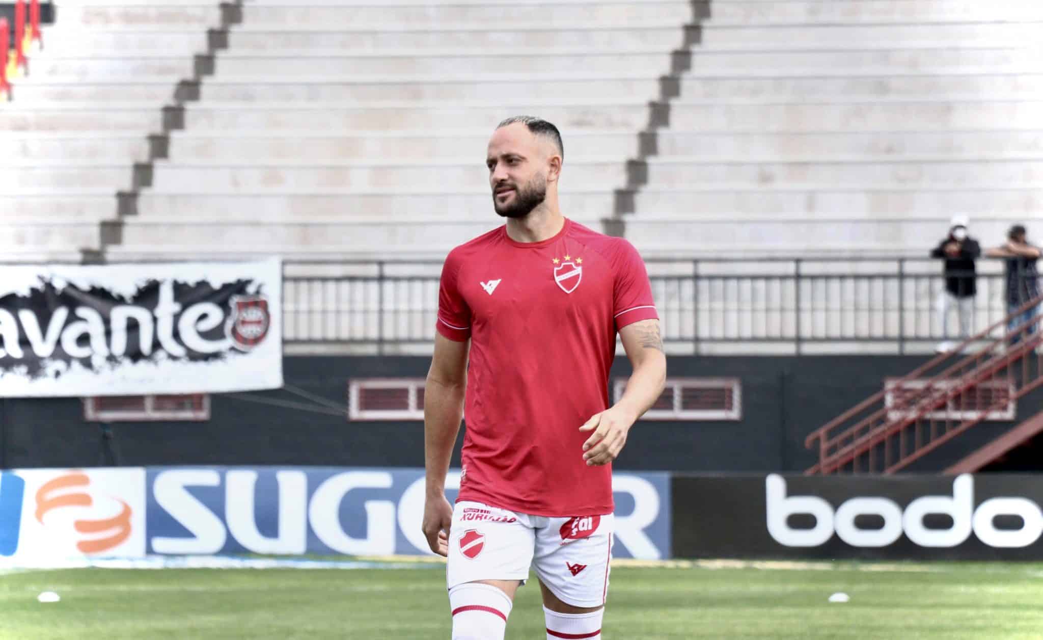 Diego Tavares destaca reação do Vila Nova na Série B: “crescente muito grande”