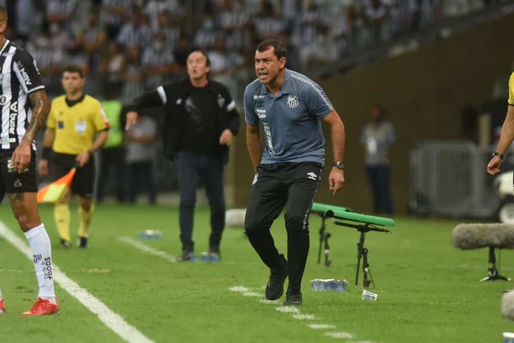 Carille pede mais concentração em jogadas aéreas: “Deixamos antecipar”