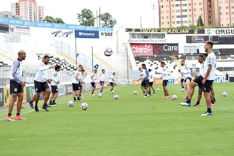Ponte Preta encerra preparação pela manhã e viaja para duelo contra o Goiás