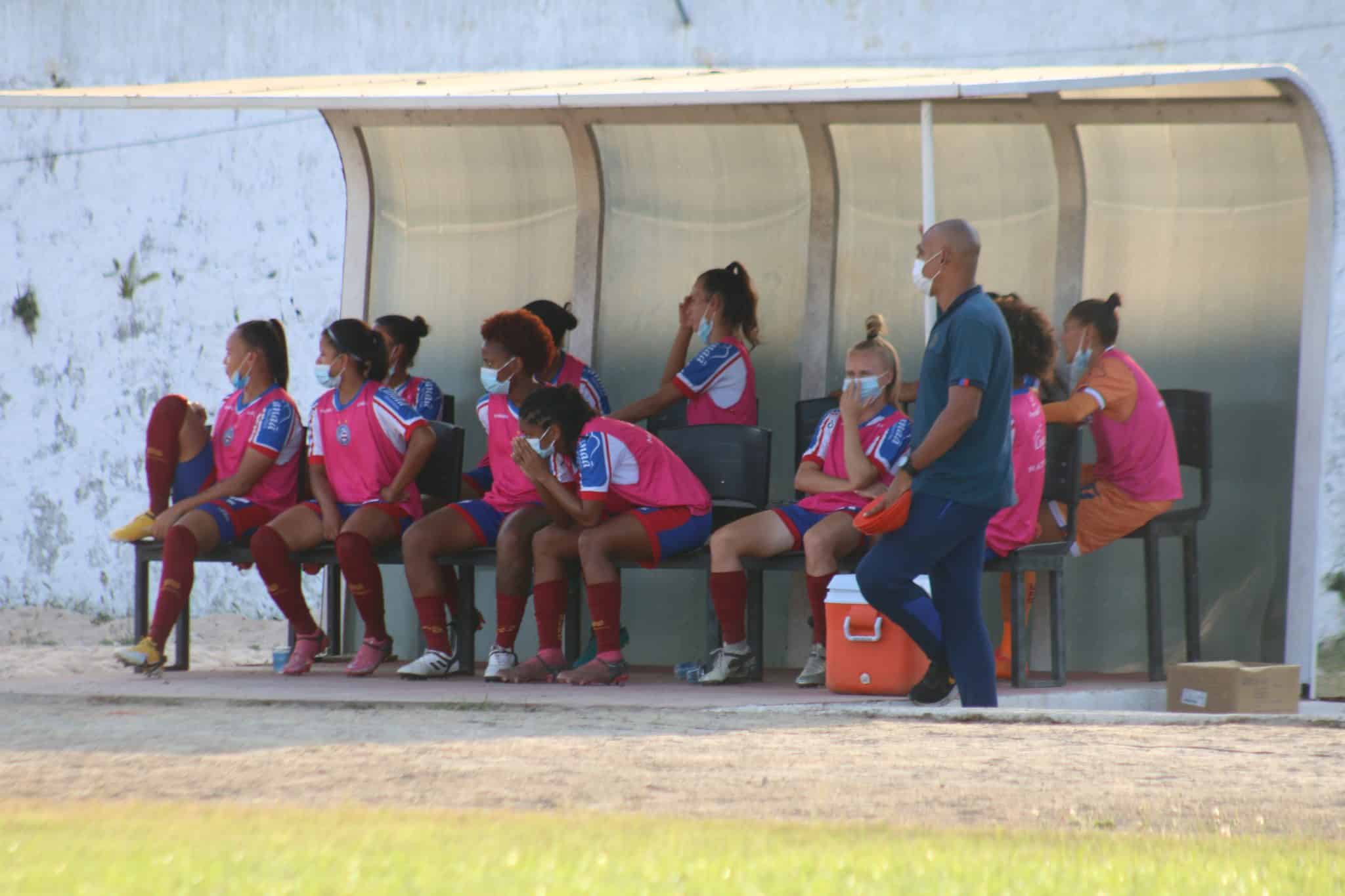 Bahia suspende futebol feminino e dispensa jogadoras
