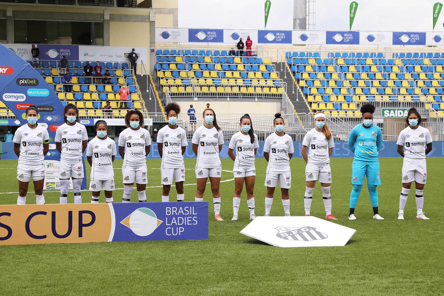 Santos renova patroc&iacute;nio e inclui v&iacute;nculo &agrave;s Sereias da Vila