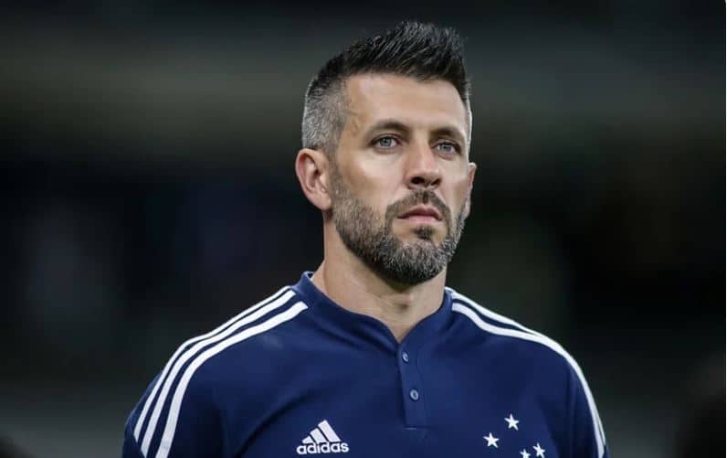 Torcida do Cruzeiro sente saudades de destaque de Pezzolano na Série B 2022