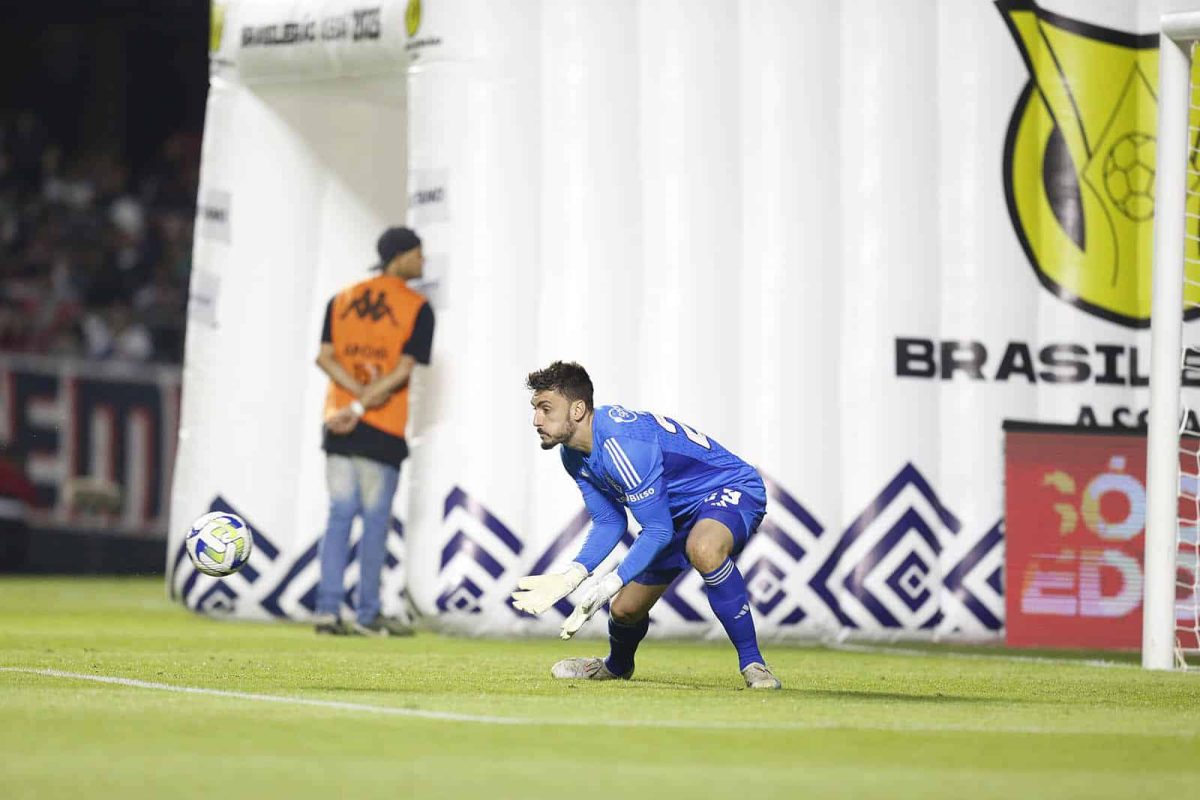 Destaque do S&atilde;o Paulo, goleiro Rafael projeta &lsquo;meta ousada&rsquo; no Tricolor