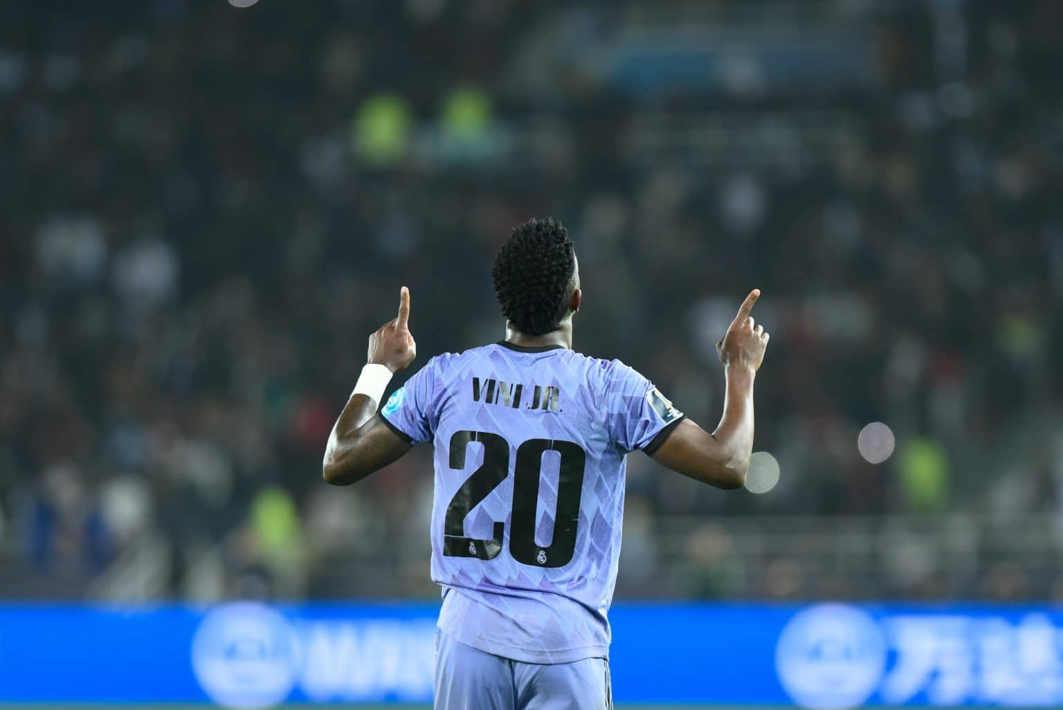 Instituto Vinicius Jr oferece aulas antirracismo no Rio; saiba mais